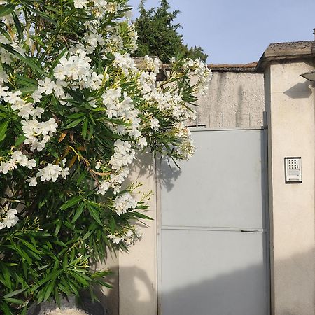 Appartement Velleron-4 Personnes Exterior foto