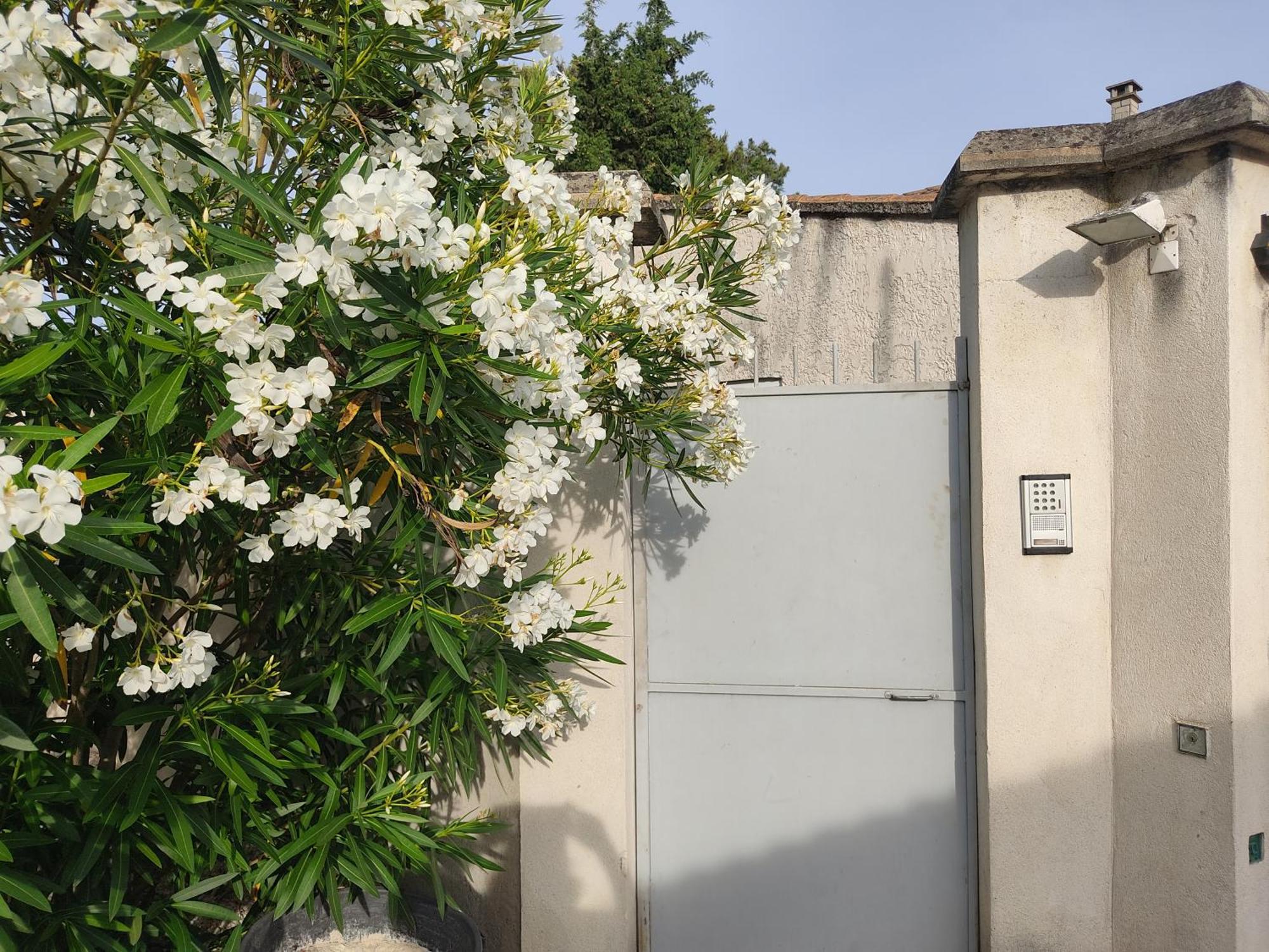 Appartement Velleron-4 Personnes Exterior foto